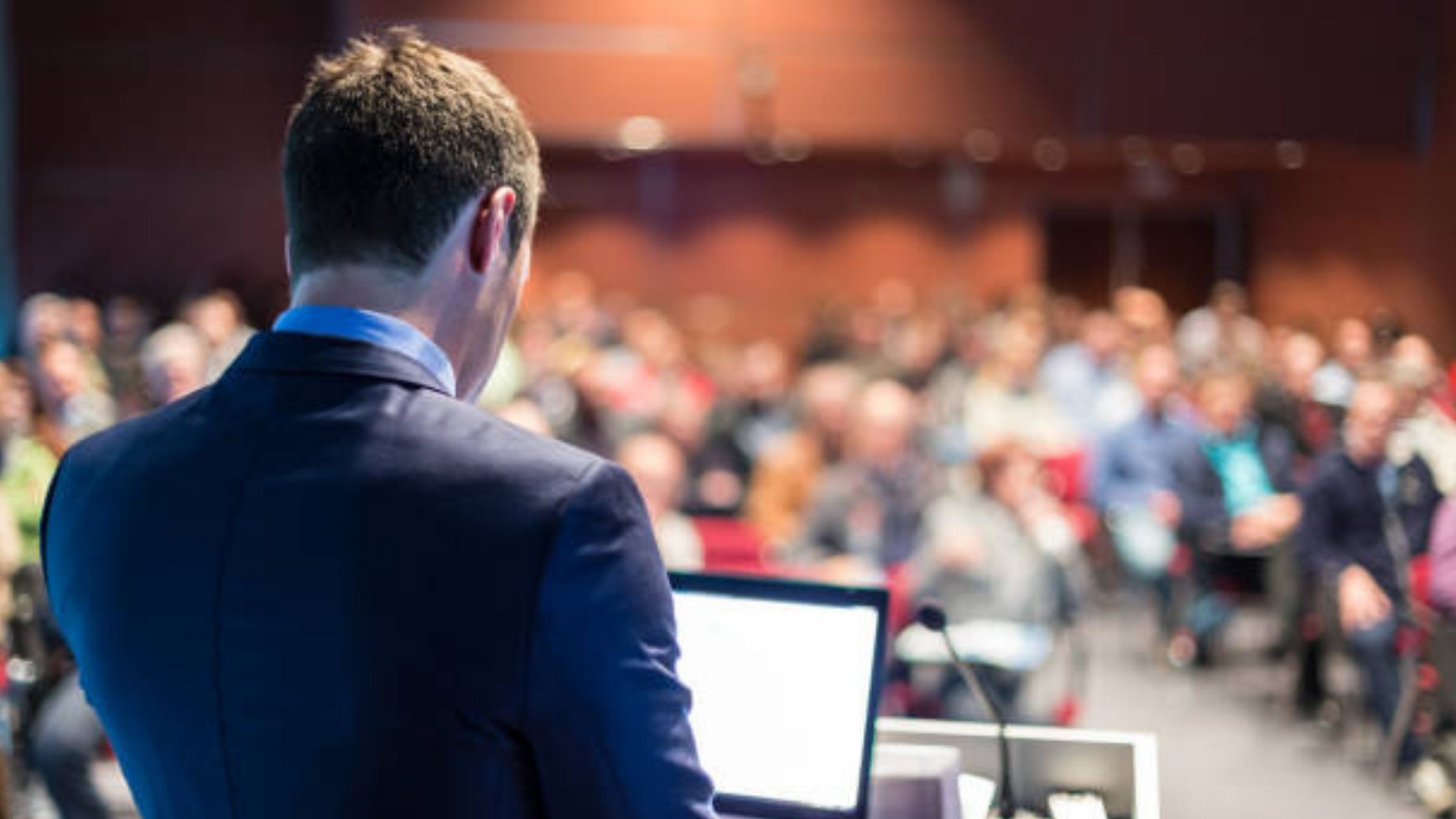 How Anyone Can Gain Confidence in Public Speaking